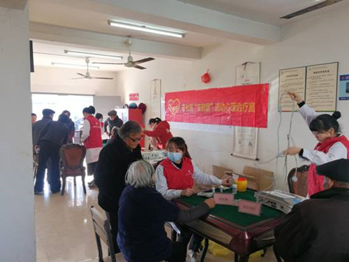 2019.12.9情系夕陽，關愛銀齡—溫州市第七人民醫(yī)院為甌海應潭村社區(qū)老人開展義診活動.jpg